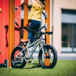 Early Rider, Belter 16, Street-Kinderrad 2023 11 Early Rider, Belter 16, Street-Kinderrad 2023 -Croozer Verkäufe belter16 gallery desktop 3