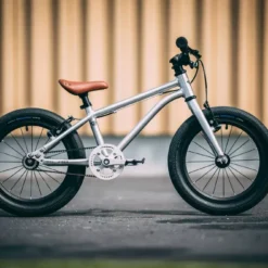 Early Rider, Belter 16, Street-Kinderrad 2023 9 Early Rider, Belter 16, Street-Kinderrad 2023 -Croozer Verkäufe belter16 gallery desktop 5